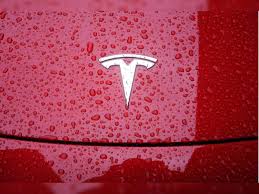 Tesla Cautions Against Using Wet Towel for EV Charging