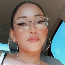 Stream Mariana Fields music