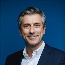 Ernesto Espada's Instagram, Twitter & Facebook