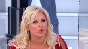 Nel caso della cipollari potrebbe trattarsi di una. Tina Cipollari You Were A Free Woman Tini Cansino Is Humiliated Curler Ruetir