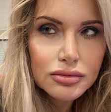 Lori Tenorio's Instagram, Twitter & Facebook