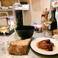 Mais Oui Mais Oui Comme Une Carte Postale Un Voyage Avec Du Foie Gras French Wine And Bread Splendide World Street Food Food Street Food