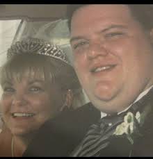 Brides 🤣do y'all ever go through pictures of your wedding album and find  pictures you never seen before 🤣🤣 like I get random itches to go look at  the album and find