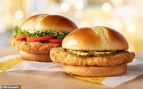 Bbq bacon king, bacon king, nashville hot crispy chicken sandwich. Taco Bell Joins Chicken Sandwich Wars With Crispy Chicken Sandwich Taco Daily Mail Online