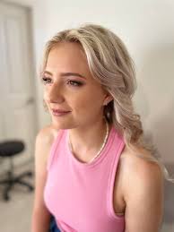 Mobile Hair and Makeup Artist located in roma and travels all over  Queensland for all your weddings, formals, races and special events please  call or pm for more information ❤️