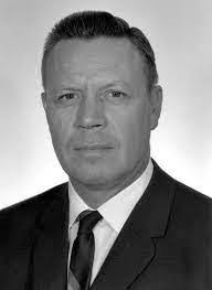 Vernon Stern's Instagram, Twitter & Facebook