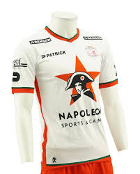 Bij essevee, waar trainer francky dury aan zijn laatste seizoen begint, trainden nieuwkomers david hubert en. Zulte Waregem 2020 21 Home Kit