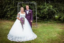 Bei uns findest du zahlreiche liebevoll gebrauchte brautkleider, die auf eine weitere. Sarafina Wollny Fur Ihr Brautkleid Ist Sie Extra In Die Turkei Geflogen Gala De