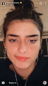 Dixie D Amelio Snapchat In 2020 Dixie Hoop Earrings Dame