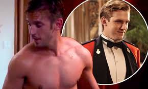 He first drew international attention for his role as matthew crawley in the itv acclaimed period drama series downton abbey. Downton Abbey S Dan Stevens Goes Shirtless In Trailer For New Movie The Guest Daily Mail Online
