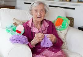 Welcome knitters and yarn lovers! World S Oldest Street Artist Guerilla Gran Aged 104 Covers Landmarks In Yarn With Knitbombing Pals Mirror Online