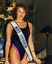 Elle a été la première norvégienne à obtenir le titre de miss univers 1990. Mona Grudt Norway Miss Universe 1990 One Piece Swimwear Pageantry Beauty Pageant