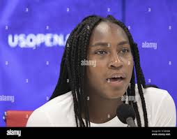 3683 6 hi-res stock photography and images