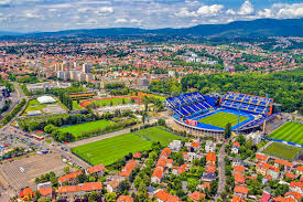 Buche jetzt eine unterkunft in zagreb! Zagreb Kroatien Redaktionelles Stockfoto Bild Von Grun 33309313