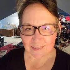 Robin Tague's Instagram, Twitter & Facebook