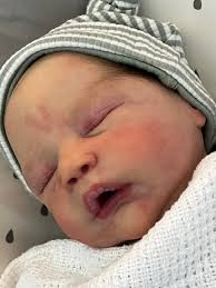 Sweet little Alessandro by Cassie Brace 🩵 gorgeous kit with that newborn  scrunch 🩵 He will be available soon, pm for information 🩵 SOLD