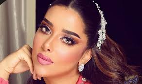 Последние твиты от انستقرام بالعربي (@instagram4arab). Ø¹Ù„Ø§Ù…Ø§Øª Ø­Ù…Ù„ Ø§Ù„ÙÙ†Ø§Ù†Ø© Ø¨Ù„Ù‚ÙŠØ³ ØªÙ„ÙØª Ø£Ù†Ø¸Ø§Ø± Ø¬Ù…Ù‡ÙˆØ±Ù‡Ø§ Drop Earrings Diamond Earrings Hoop Earrings