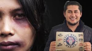 Alcalde “borrachin” de Atlangatepec choca y agrede físicamente a una mujer  y un hombre