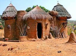 Tiny Village In Benin Africa Imgur That Hut Looks Like Its Singing Opera African Hut African House Vernacular Architecture
