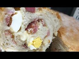 La prima attribuisce la nascita del danubio alla zia austriaca del celebre pasticcere napoletano scaturchio, l'altra rimanda all'epoca dei borbone con il matrimonio tra ferdinando i e maria carolina d'asburgo lorena e le influenze culinarie dei cuochi viennesi. Video Tortano