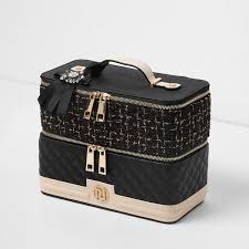 River Island Black Tweed Quilted Vanity Case 946 120 Idr Liked On Polyvore Featuring Beauty Products Beauty Accessories Black Tweed Bag Accessories Bags