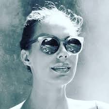 Leah Best's Instagram, Twitter & Facebook