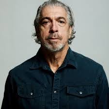 Cia Smith's Instagram, Twitter & Facebook