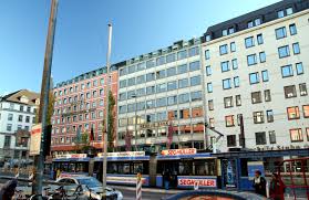 The bank offers accounts, deposits, asset management, and financial services for several societies and real estate investors, as well as fixed income. Datei Bayerstr 33 Munchen Merkur Bank Jpg Wikipedia