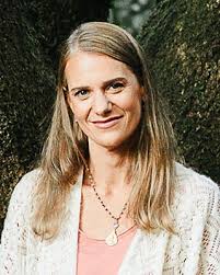 Chandra Hines's Instagram, Twitter & Facebook