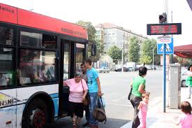Pentru a parca aici, ei trebuie să. Abonamente Gratuite Pe Autobuzele Rat Pentru Mai MulÅ£i Pensionari Cuvantul LibertÄƒÅ£ii