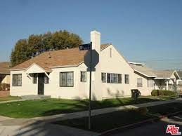 Beautiful Duplex 2 Detached Homes Located On A Nice Quiet Tree Lined Street Built In 1941 This Well Maintained Duplex Boasts 2 Home House Styles Home Loans