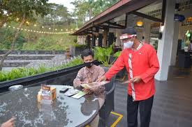 Nah ini ada contoh ucapan terima kasih untuk orang tua gengs. Aturan Untuk Restoran Selama Psbb Tidak Boleh Dine In Pekerja Harus Pakai Sarung Tangan Halaman All Kompas Com