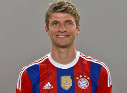 الإتحاد الألماني يدعم أزمة اللاجئين السوريين و تعليق توماس مولر يتقدم بالهدف الثانى لبايرن ميونخ فى مرمى الارسنال. ØªÙˆÙ…Ø§Ø³ Ù…ÙˆÙ„Ø± ÙŠØ­ØªÙÙ„ Ø¨Ø§Ù„ÙƒØ±ÙŠØ³Ù…Ø§Ø³ Ø¨Ù‚Ø¨Ù„Ø© Ø±ÙˆÙ…Ø§Ù†Ø³ÙŠØ© Ø´Ø§Ù‡Ø¯