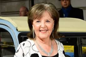 Teenage pilot circles the globe to claim record