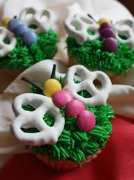 Make dazzling cupcakes with icing, fruit or buttercream frosting that will surely be a hit to kids and adults alike. 35 Adorable Easter Cupcake Ideas