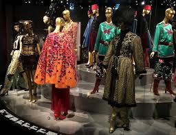 Scopri la nostra collezione di abiti vintage yves saint laurent d'occasione per donna sul tuo rivenditore online d'alta moda. Buy Yves Saint Laurent Abiti Cheap Online