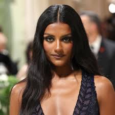 Who Plays Francesca in 'Bridgerton' Season 3? Meet Hannah Dodd