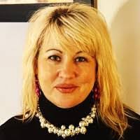 Paula Barrow's Instagram, Twitter & Facebook