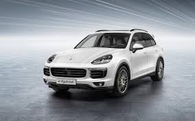 Porsche has changed very little on the cayenne turbo for 2021. Comparison Porsche Cayenne Hybrid 2017 Vs Bmw X6 M 2017 Suv Drive