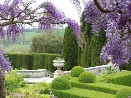 La Foce A Magnificent Garden In Tuscany Tuscan Garden Tuscan Garden Design Tuscany Garden