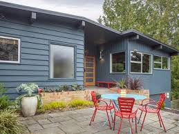 It feels crisp, it feels fresh, it feels white — but it doesn't feel stark at all, thee says. Perfect Pairs Exterior Paint Colors For Your Mid Century Home Home
