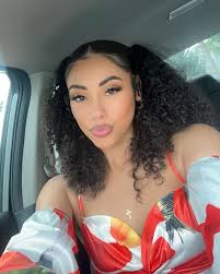 He calling tryna work it out, I'd rather make em work for me 🫦