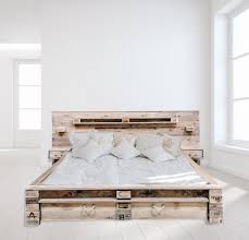 Palettenmobel Palettenmobel Kaufen Derpalettenmobelshop Palettenbett selber bauen oder kaufen. bett aus paletten bora bora