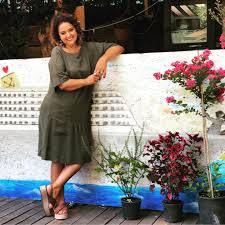 Eğitimini i̇stanbul üniversitesi tiyatro bölümü'nde tamamlamıştır. Feri Baycu Guler Photos Facebook