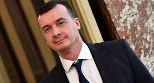 'ringrazio il presidente guido casalino e tutti i colleghi del consiglio dell'ordine di nocera inferiore per avermi designata per questo delicato ruolo. Rocco Casalino La Frase Sul Suo Libro Che Fa Inorridire Il Mondo Gay