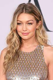 Your Ultimate Guide To Celebrity Summer Hair Inspo Gigi Hadid Hair Hair Waves Hair Styles