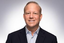 Louis Dubin's Instagram, Twitter & Facebook