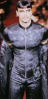 Jean Paul Gaultier Homme Automne Hiver 1996 97 Collection L Homme Moderne Combinaison Pantalon D Inspiration Chin Jean Paul Gaultier Mens Fashion Menswear