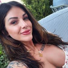 💪🦵 Beyond biceps and triceps 🏋️ A fitness trainer reveals the overlooked  muscles key to staying pain-free and confident with age 🌟 Which area of  your body deserves more attention in workouts?👇 #