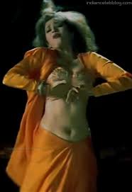 Bollywood queen madhuri dixit navel kissing scenes. Madhuri Dixit Bollywood Actress Hot Navel Kiss Clip Hd Caps Indiancelebblog Com